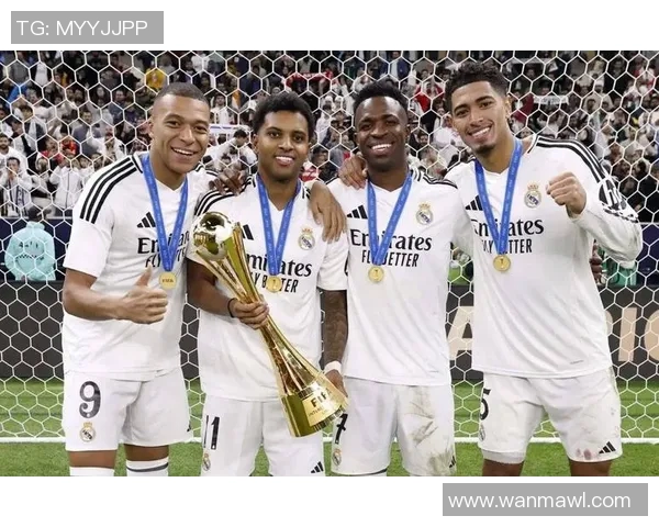 皇马重磅引援，曼联前锋加盟伯纳乌，球迷欢呼雀跃