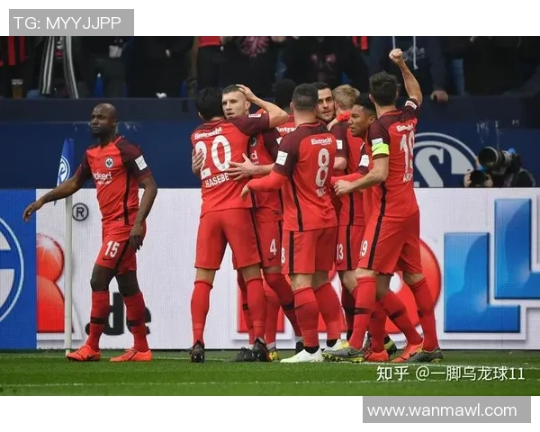 拿玻里与苏黎世的激烈对决揭示足球战术与球队风格的精彩碰撞