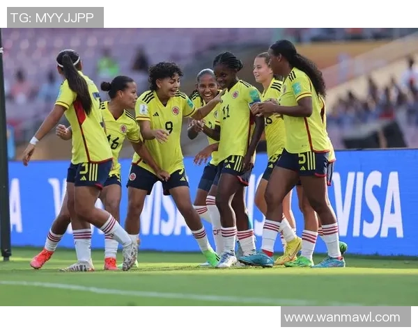 女足中国迎战乌拉圭力争胜利展现拼搏精神与团队合作